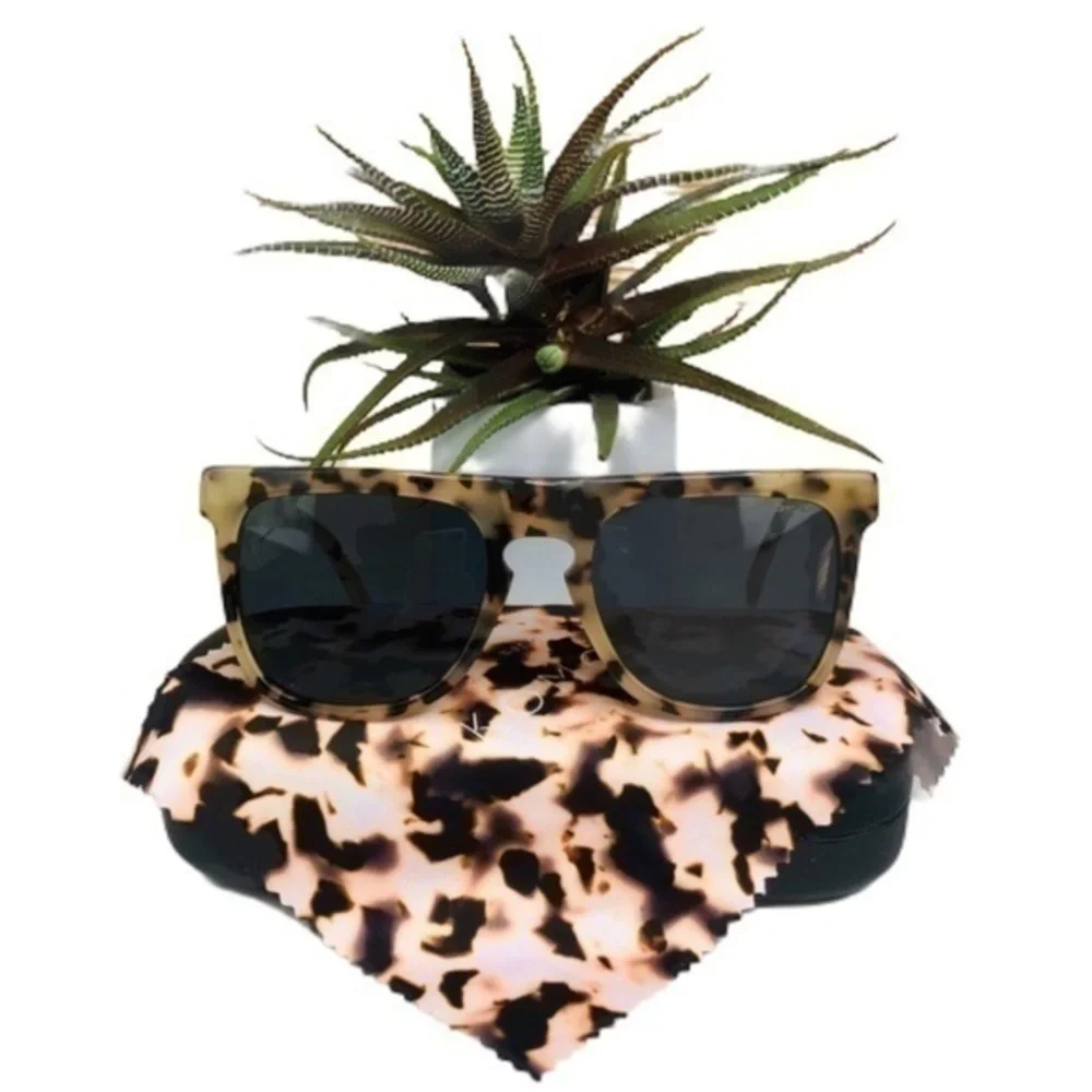 KOMONO Bennet Ivory Demi Sunglasses 🕶 (NEW) tan brown